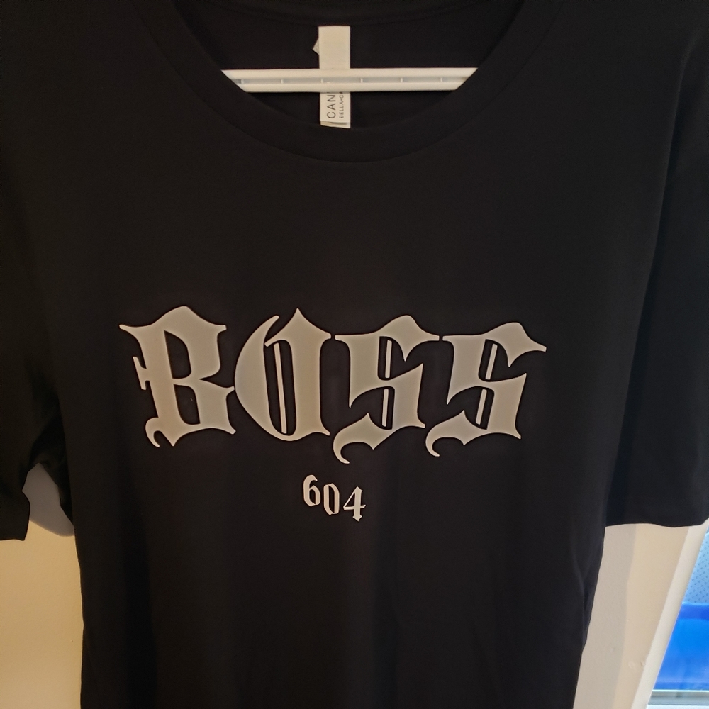 Shirts 👕 - Picture 3 of 3